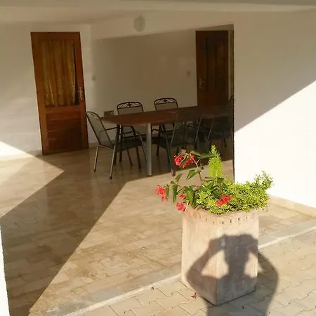 شقة Two-bedroom In Iv زادار