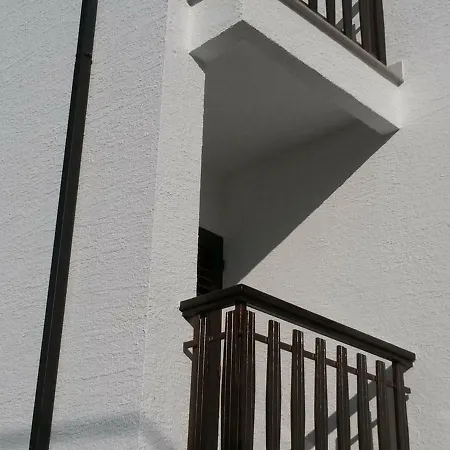 Two-bedroom In Iv شقة *