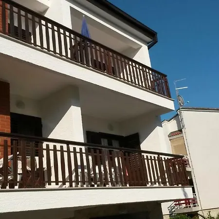 شقة Two-bedroom In Iv زادار